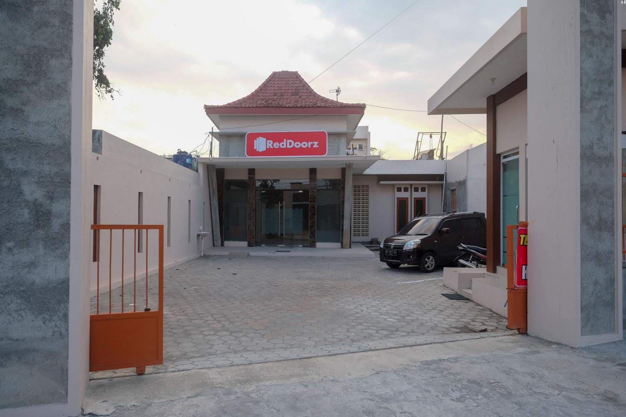 Reddoorz Syariah Near Alun Alun Temanggung Hotel Bagian luar foto